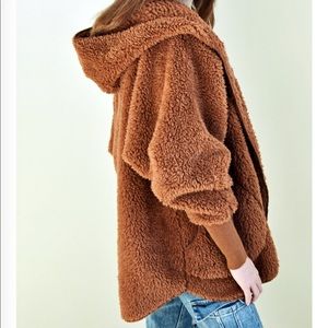 Nordic Beach Wrap in the color “fall harvest”